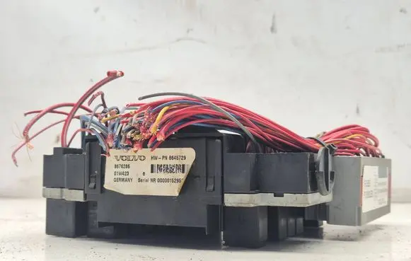 Volvo V70 Fuse box set 8645729 8676286