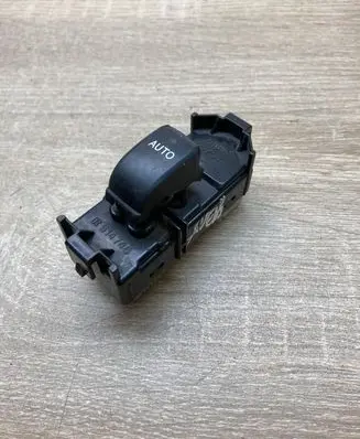 Toyota Avensis Verso Electric window control switch 8403044020