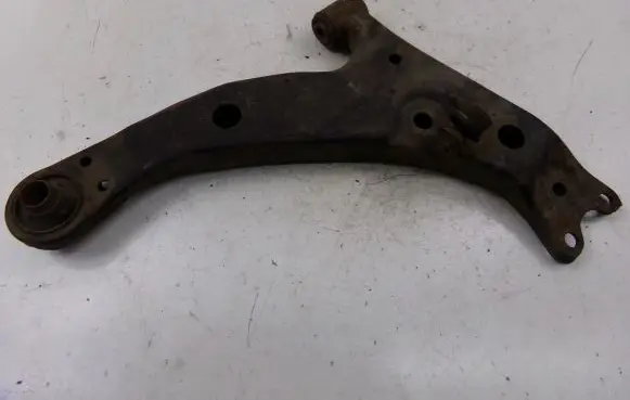Toyota Corolla E110 Front lower control arm/wishbone