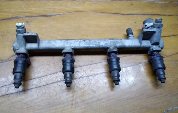 Opel Vectra B Fuel injectors set 90411551