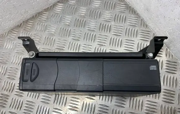 Land Rover Freelander CD/DVD changer XQE000110PMA
