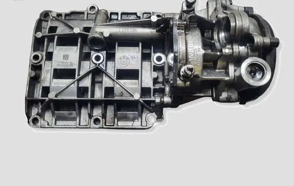 BMW 1 E81 E87 Oil pump 7798014 07030100320