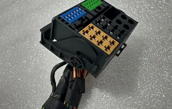 Audi A4 S4 B8 8K Sound system wiring loom 3B7035444A 01564493