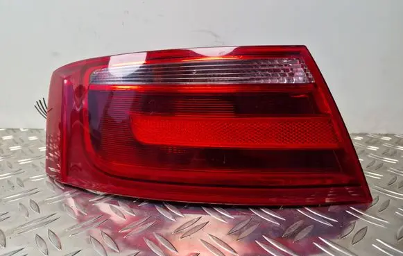 Audi A5 8T 8F Rear/tail lights 8T8945095