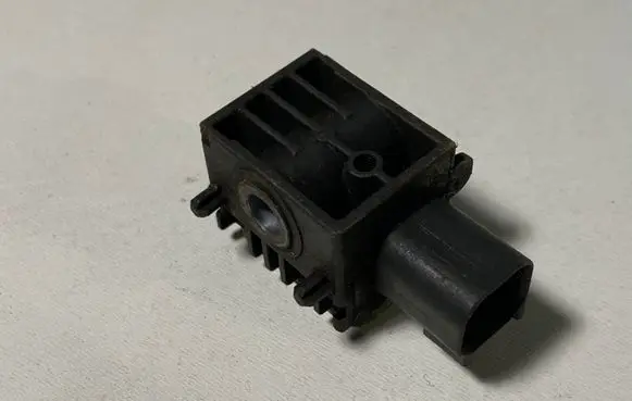 Hyundai Santa Fe Airbag deployment crash/impact sensor 959302B000