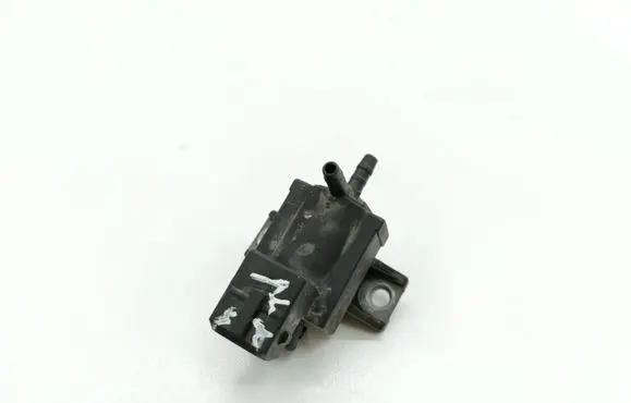 Toyota Avensis T250 Vacuum valve 258600R010