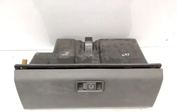 Mazda 929 Glove box