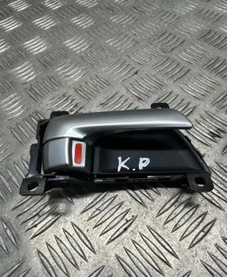 KIA Sorento Front door interior handle 826132P000