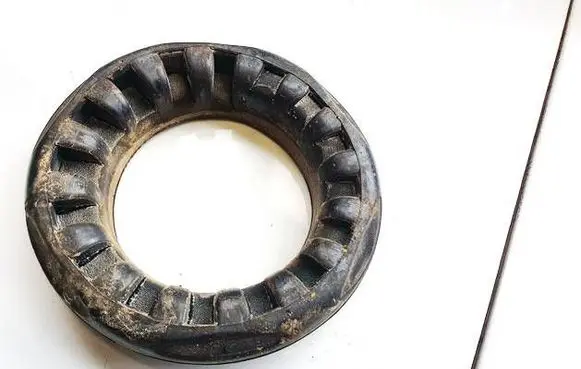 Mazda CX-7 Front coil spring rubber mount 