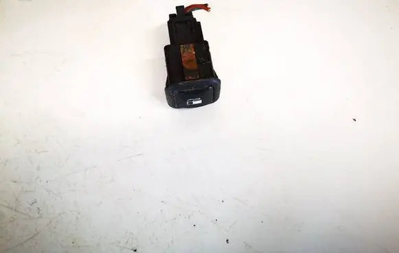 Volkswagen Bora Fuel tank opening switch 3b0959833a