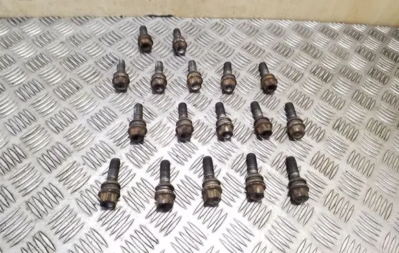 Audi Q7 4L Nuts/bolts 