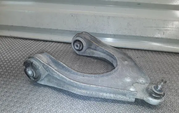 Mercedes-Benz E W211 Front upper control arm/wishbone