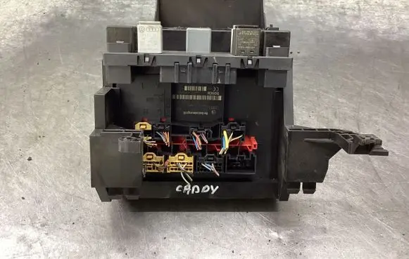 Volkswagen Caddy Fuse module 1K0937049AG F005V00659