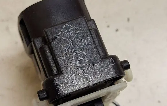 Mercedes-Benz C W203 Electric window control switch A2038200210