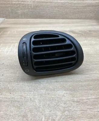 Peugeot 206 Dashboard side air vent grill/cover trim 8237C3 9632184877