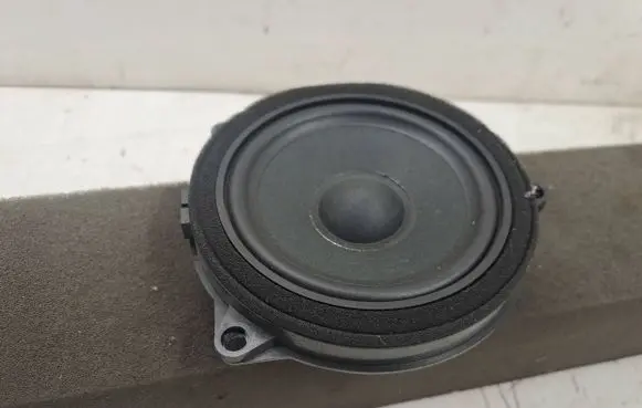 BMW X7 G07 Rear door speaker 2622518 12353410