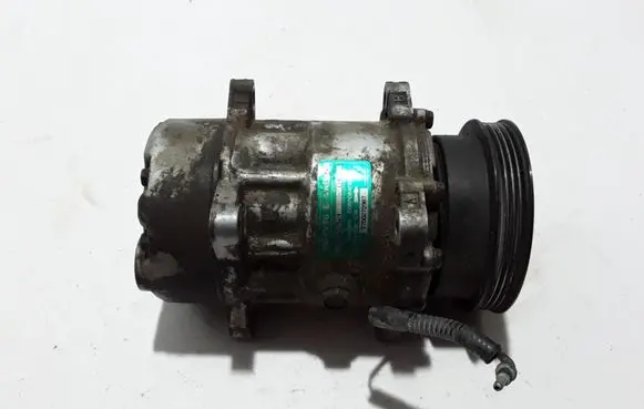Renault Scenic I Air conditioning (A/C) compressor (pump) 7700272987