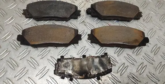 Toyota Auris E180 Brake pads (front) 