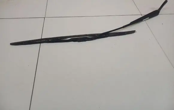 Chrysler Grand Voyager IV Front wiper blade arm 