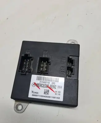 Mercedes-Benz E W211 Comfort/convenience module 2115452132