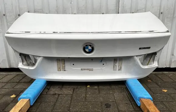 Tailgate/trunk/boot lid