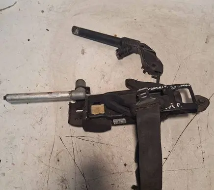 Volvo V50 Front seatbelt 60C8892 364656