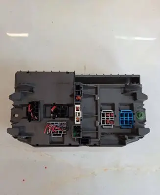 BMW X5 E70 Fuse module 7815671 B010107500 BJ2R233620