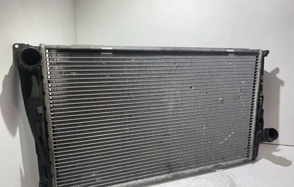 BMW 3 E90 E91 Coolant radiator 7788903 6229943 781291303