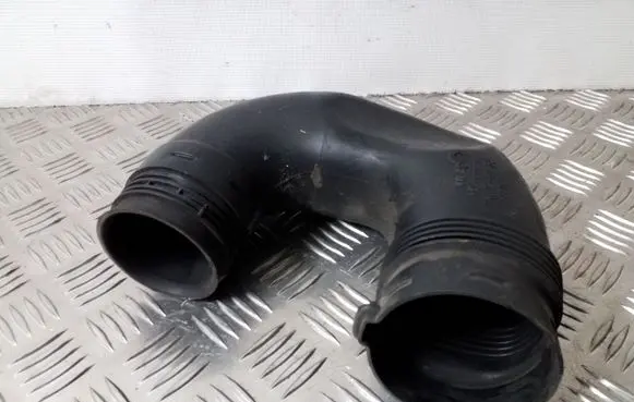 Air intake hose/pipe