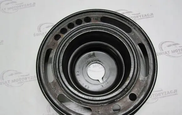 Opel Astra J Crankshaft pulley A16XER