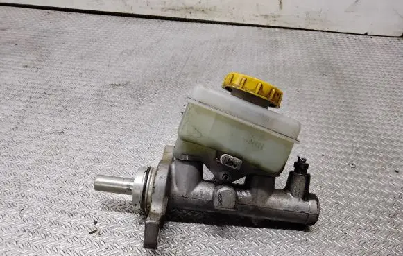 Master brake cylinder