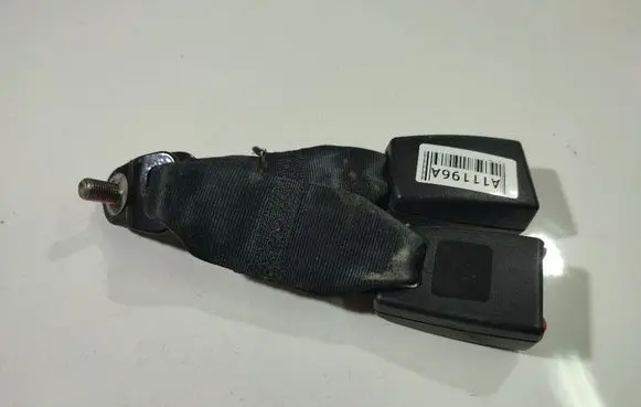 Mazda 3 I Rear seatbelt buckle 
