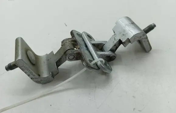 Volkswagen PASSAT B8 Tailgate/trunk/boot hinge 8V38272998