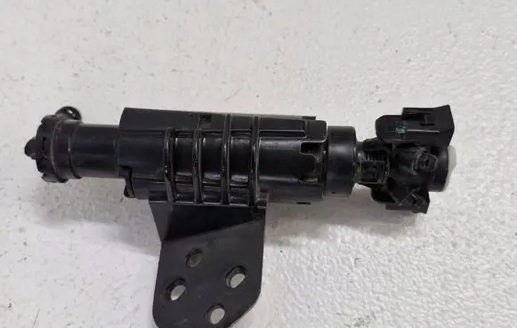 Hyundai Tucson TL Headlight washer spray nozzle D7986-02590