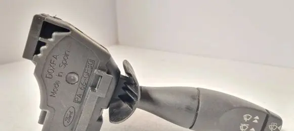 Ford Focus Wiper control stalk 17a553