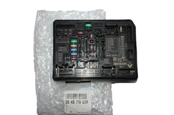 Dacia Sandero III Fuse module 284B71965R