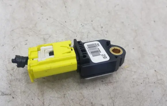 Toyota Auris 150 Airbag deployment crash/impact sensor 8983102080 TRW8983102080 1997560453