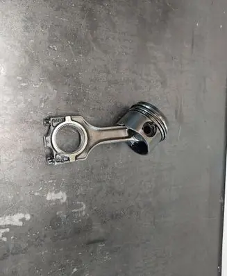 BMW 5 E39 Piston with connecting rod 11252246629