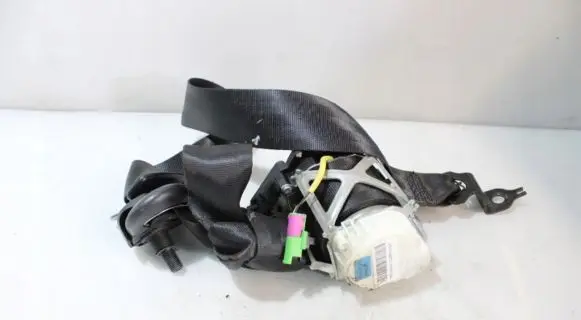 Skoda Fabia Mk2 (5J) Front seatbelt