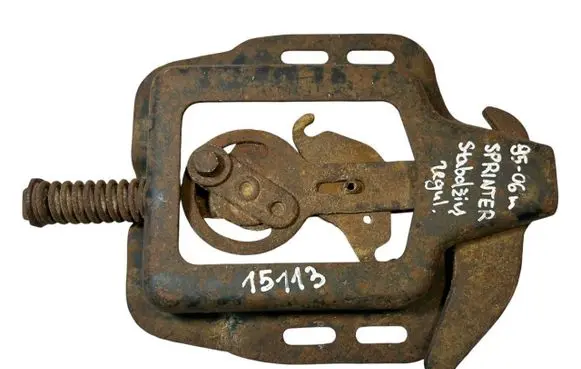 Mercedes-Benz Sprinter W901 W902 W903 W904 Other handbrake/parking brake parts A9044200081