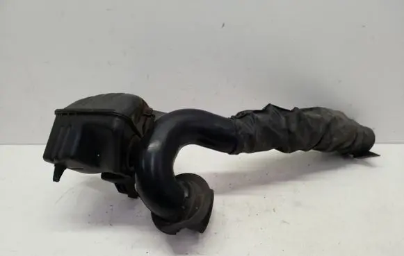 Chevrolet Captiva Intake resonator 