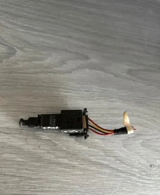 Volkswagen Golf IV Brake pedal sensor switch 1J0945511A