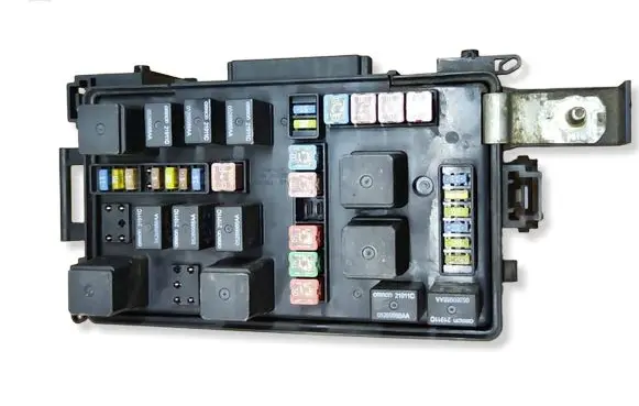 Chrysler 300 - 300C Fuse module P05087269AM 16238AC 213642C22267