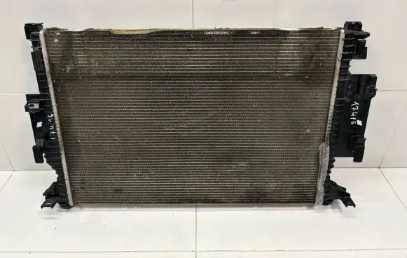 Ford Kuga II Coolant radiator EJ73-8005-AH