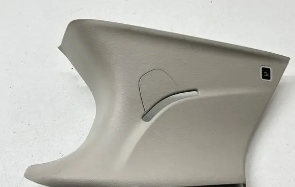 (D)pillar trim (top)