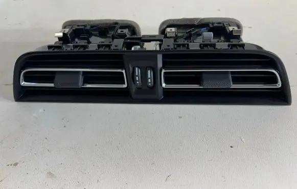 Porsche Macan (95B) Dash center air vent grill 95B819110D