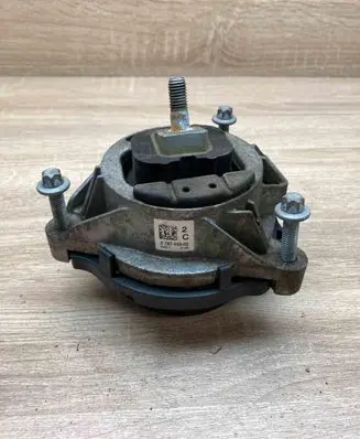 Mercedes-Benz E W211 Engine mount bracket 6787659 230517