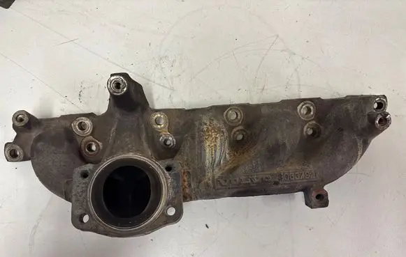 Volvo XC90 Exhaust manifold 30637921