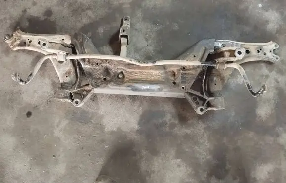 Volkswagen Polo IV 9N3 Front subframe