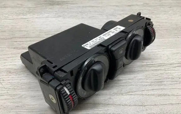 Mercedes-Benz E W210 Climate control unit 2108302085